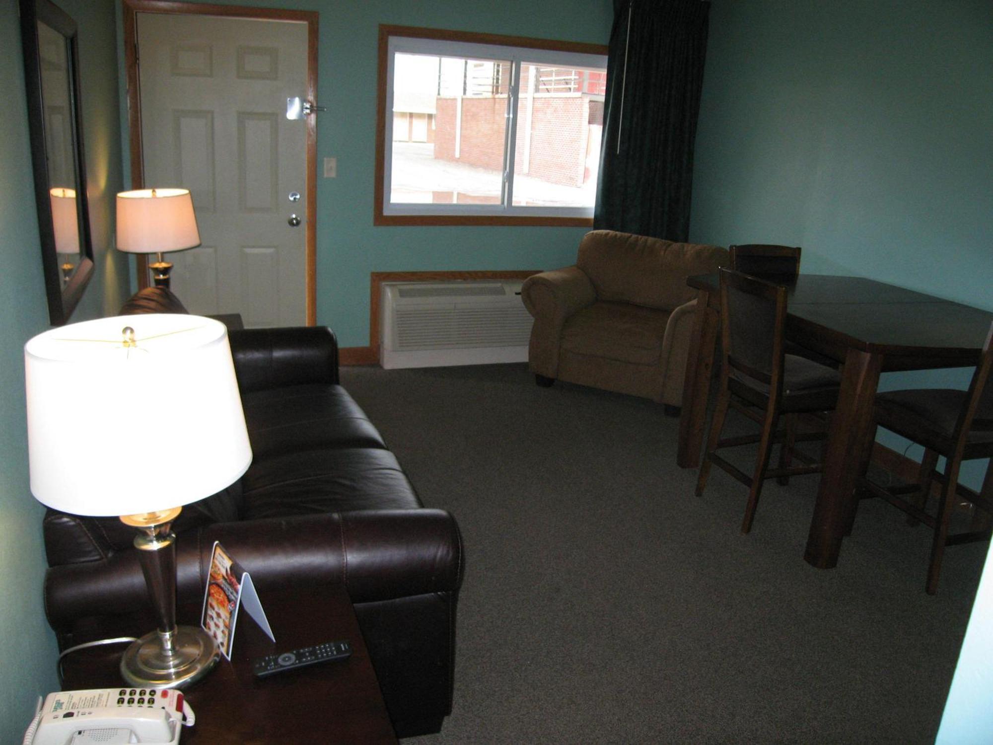 Travelers Lodge Marshall Room photo