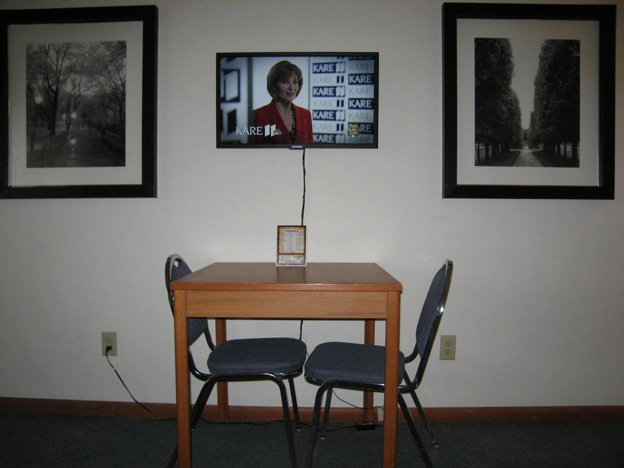 Travelers Lodge Marshall Room photo